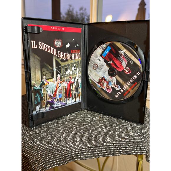 Il Signor Bruschino – Rossini (Rossini Opera Festival, Opus Arte, DVD) - Picture 2 of 3